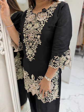 Black Blossom Farshi Set