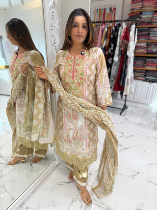 Pallavi Suit Set