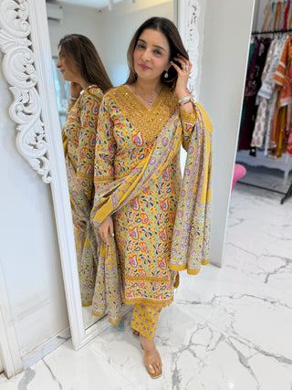 Mahira Suit Set