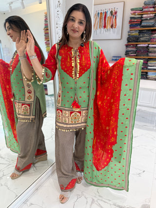 Vanya Floral Farshi Set