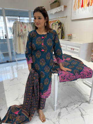 Gulnar Cut Work Set