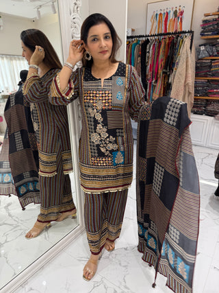 Kashish Suit Set