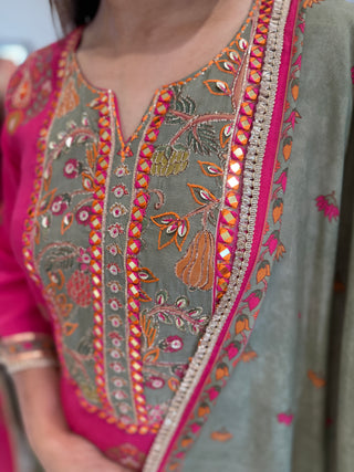 Roohi Printed Suit Set