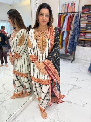 Tanvika Suit Set