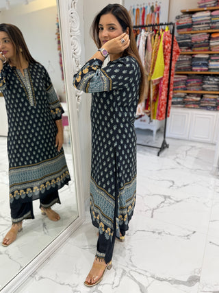 Naira Digital Suit Set