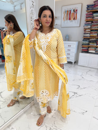 Leheriya Cut Work Set