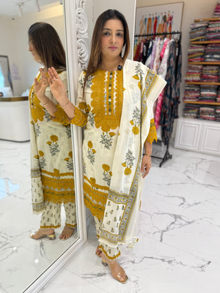 Aditi Lace Set