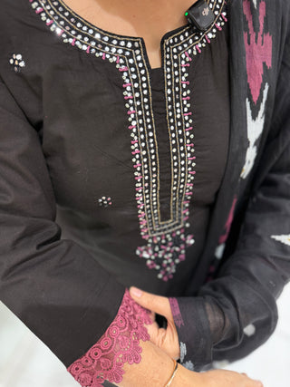 Ruhani Suit Set