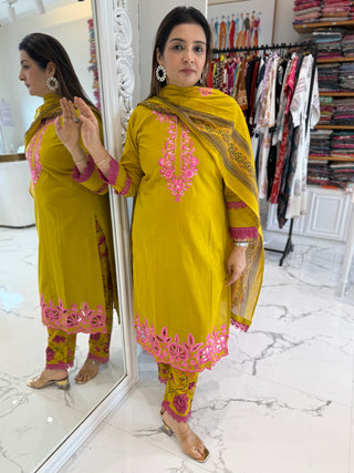 Alia Cut Work Set