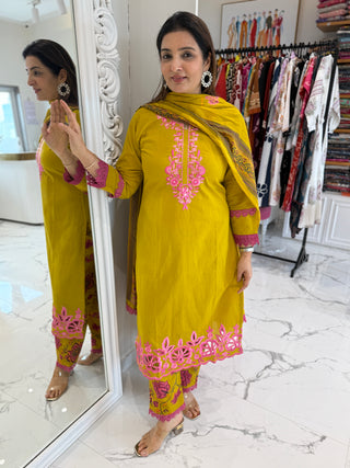 Alia Cut Work Set