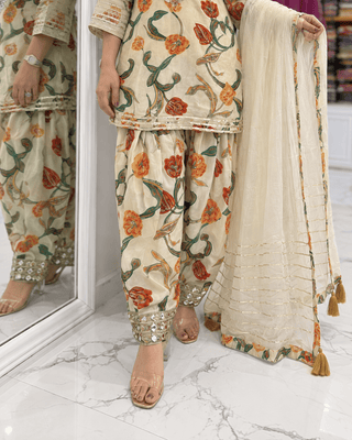 Aaina Bloom Suit Set - Preetibora