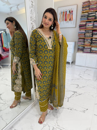 Ajarak Cutwork Set - Preetibora
