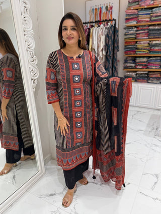 Ayesha Suit Set - Preetibora