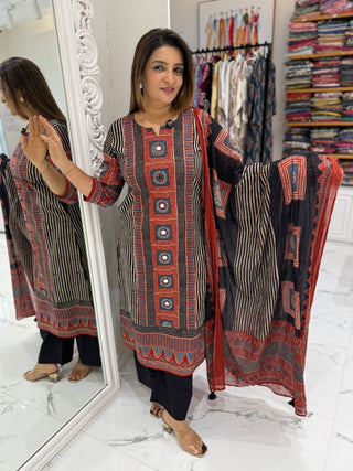 Ayesha Suit Set - Preetibora