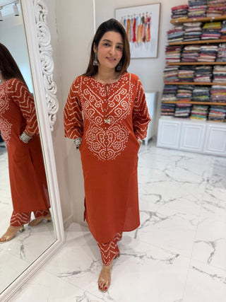 Bandhej Bindiya Set - Preetibora