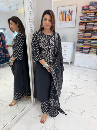 Bandhej Bindiya Set - Preetibora