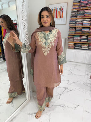 Divine Embroidered Set - Preetibora