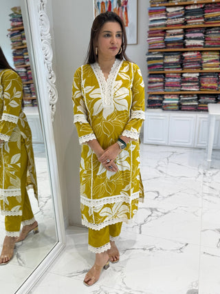 Floral Charm Print Set - Preetibora