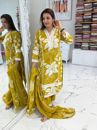 Floral Charm Print Set - Preetibora