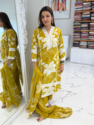 Floral Charm Print Set - Preetibora
