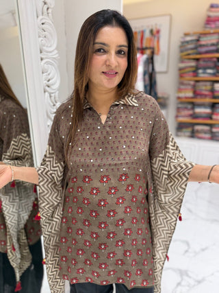 Flowy Short Kaftan - Preetibora