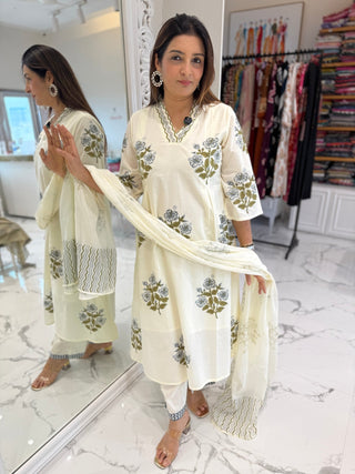 Hibiscus V Neck Set - Preetibora