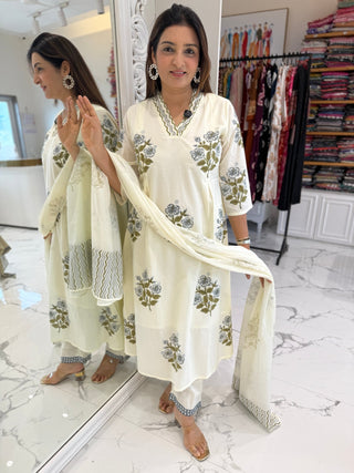 Hibiscus V Neck Set - Preetibora