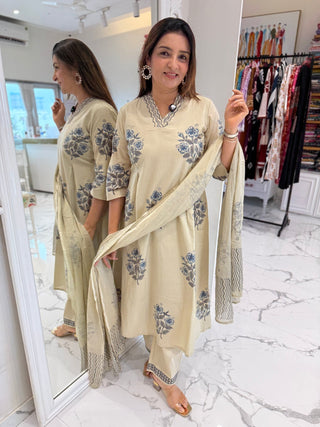 Hibiscus V Neck Set - Preetibora