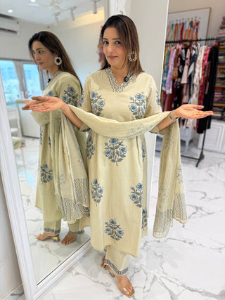 Hibiscus V Neck Set - Preetibora