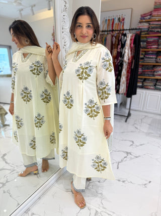 Hibiscus V Neck Set - Preetibora