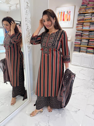 Joga Stripe Suit Set - Preetibora