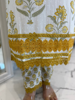 Juhi Lace Set - Preetibora