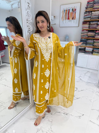 Karishma Threaded Suit Set - Preetibora