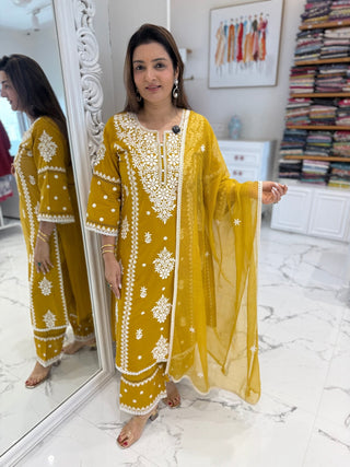Karishma Threaded Suit Set - Preetibora