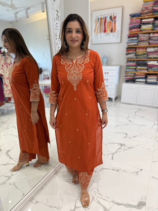 Khusboo Suit Set - Preetibora