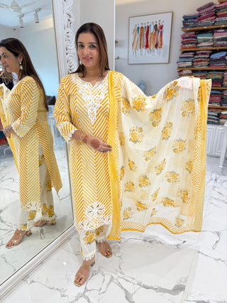 Leheriya Cut Work Set - Preetibora