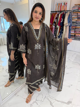 Petal Suit Set - Preetibora