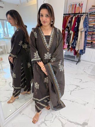 Petal Suit Set - Preetibora