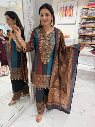 Rajsi Embroidered Suit Set - Preetibora