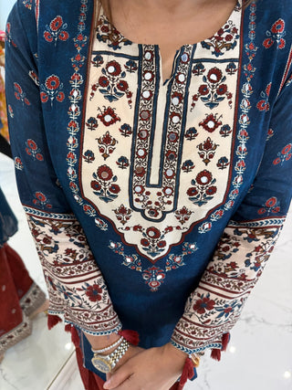 Regal Farshi Set - Preetibora