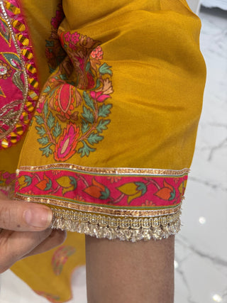 Roohi Printed Suit Set - Preetibora