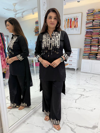 Thread and Tassel Black Beauty Set - Preetibora