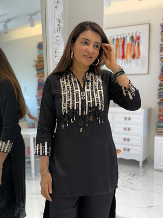 Thread and Tassel Black Beauty Set - Preetibora