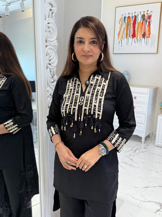 Thread and Tassel Black Beauty Set - Preetibora
