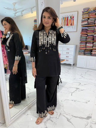 Thread and Tassel Black Beauty Set - Preetibora