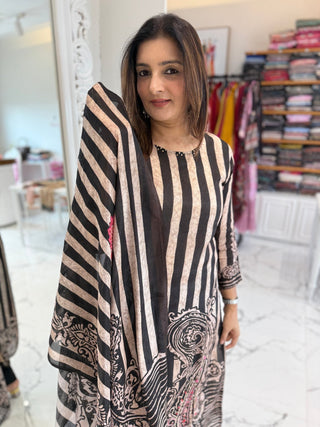 Urban Stripe Suit - Preetibora