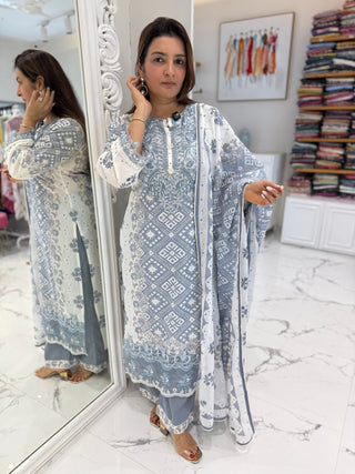Zoya Suit Set - Preetibora