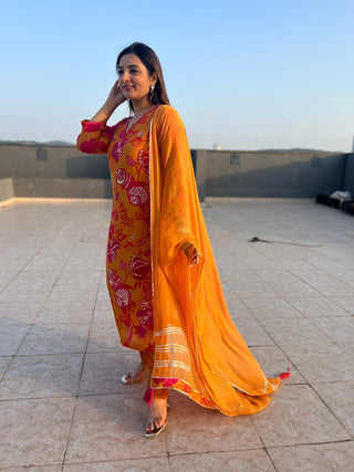 Floral Sparkle Suit Set in Pure Muslin - Preetibora