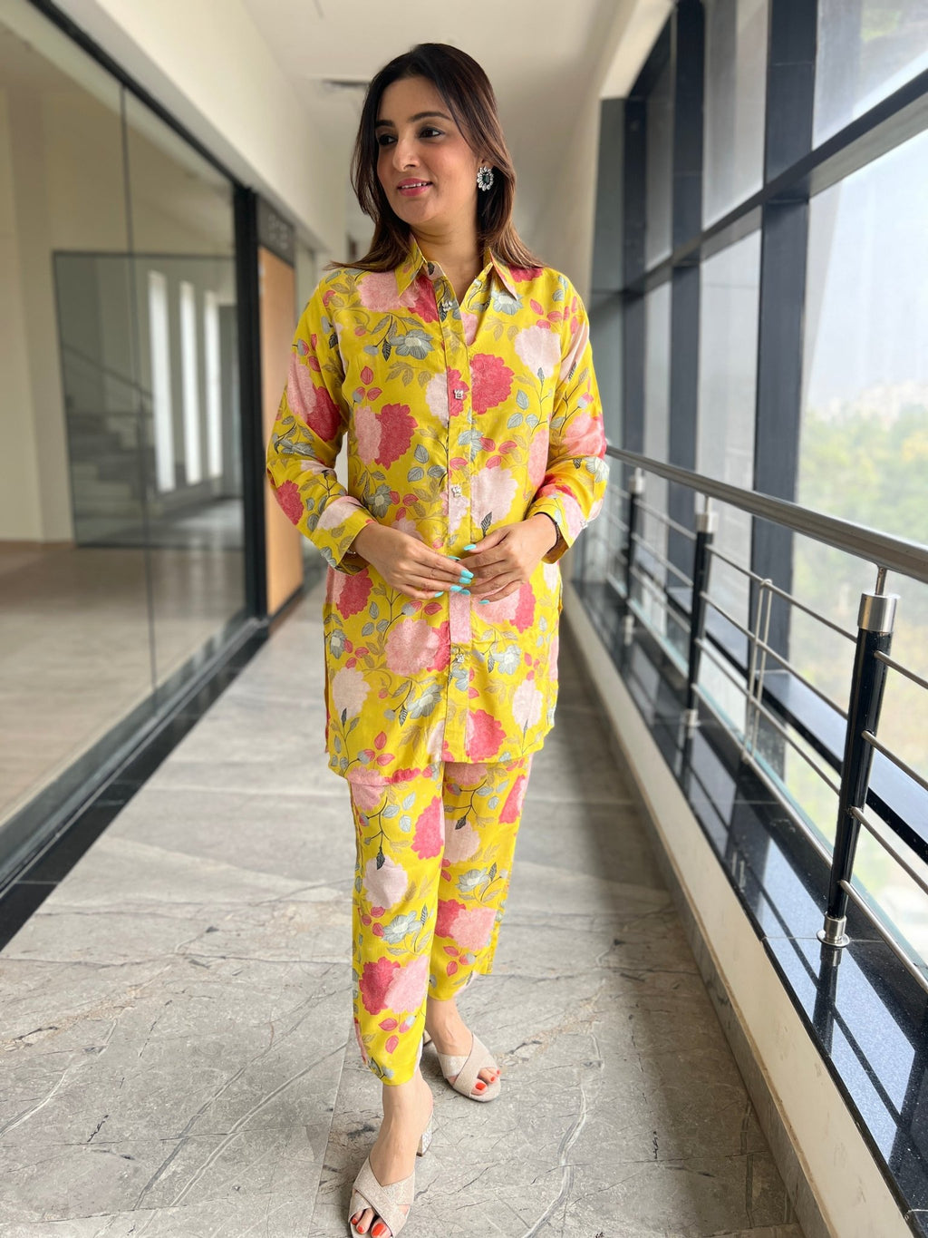 Floral Summer Coord with Crystal Buttons – Preetibora