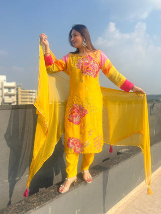 Sunshine Placement Dupatta Set - Preetibora